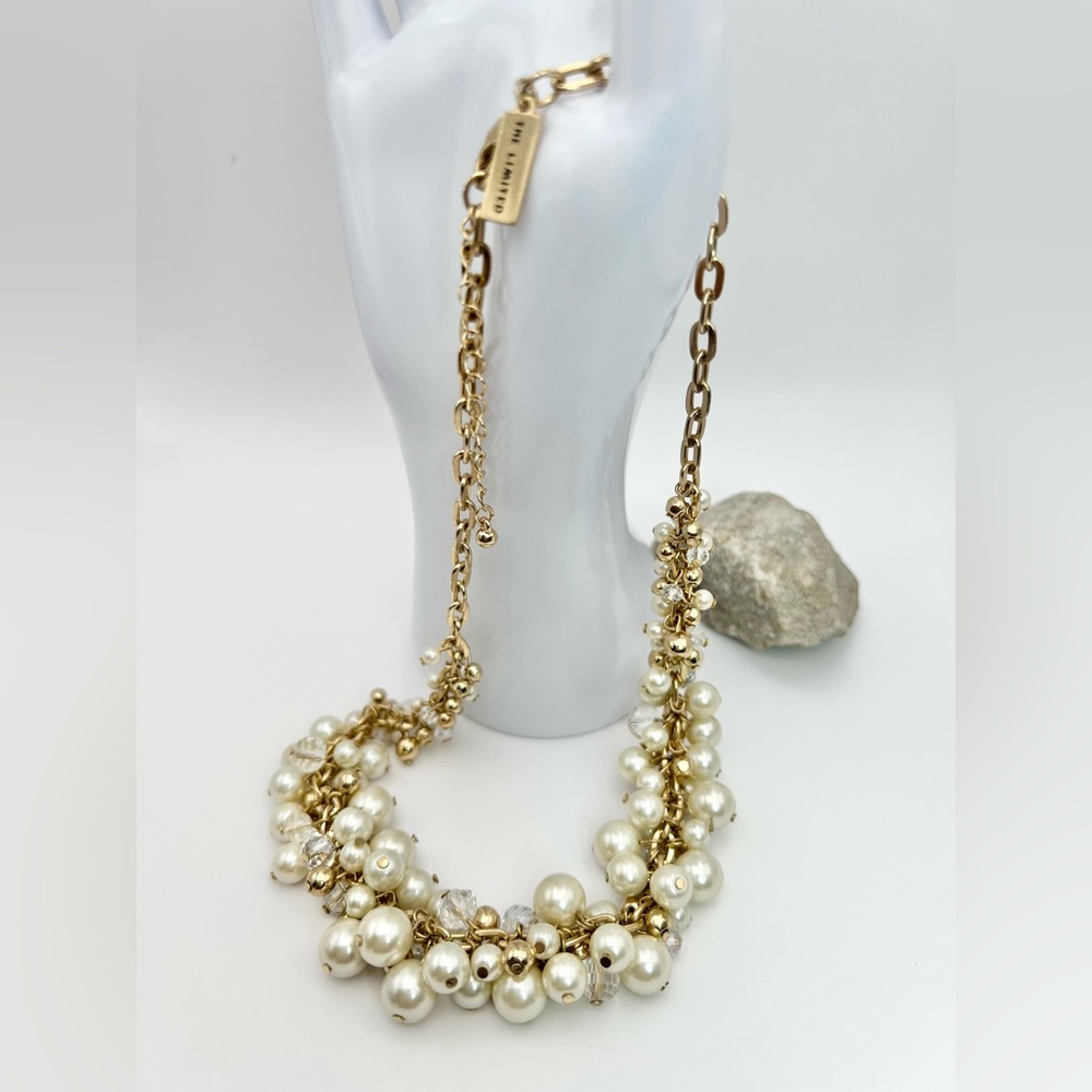 THE LIMITED NECKLACE